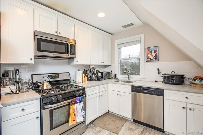 Building Photo - 199 Purchase St