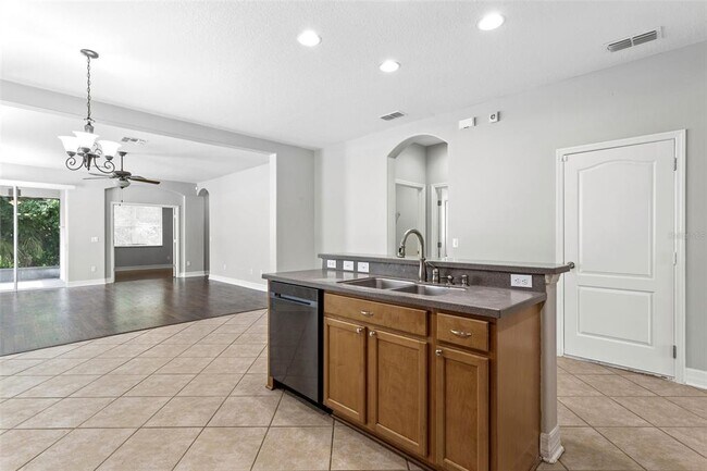 Building Photo - 7725 Tangle Rush Dr