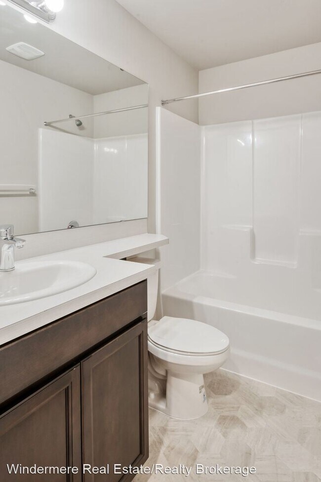 Building Photo - 4 br, 2.5 bath House - 8419 63rd St NE