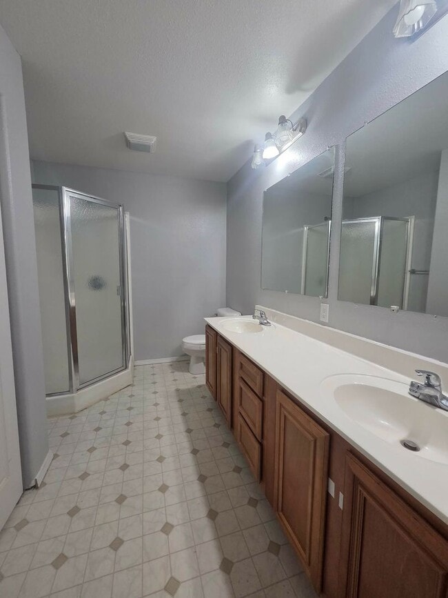 Building Photo - 906 Whitetail Ct