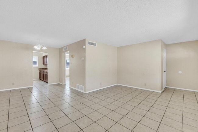 Building Photo - 3300 Hayes Ave