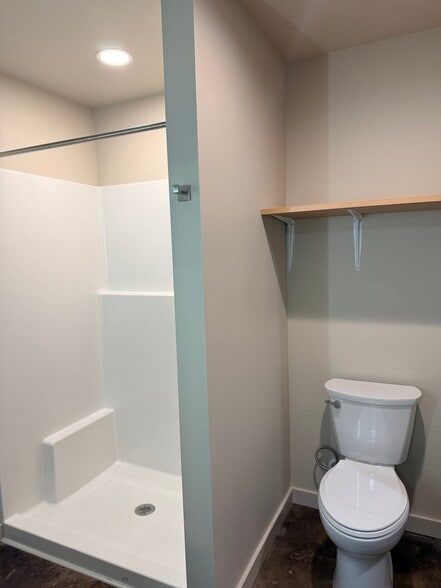 Building Photo - 1414 Silver Cir