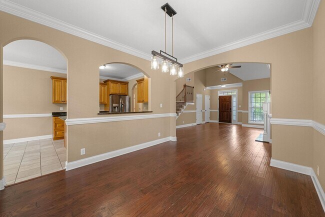 Building Photo - Pet Friendly in Sango!