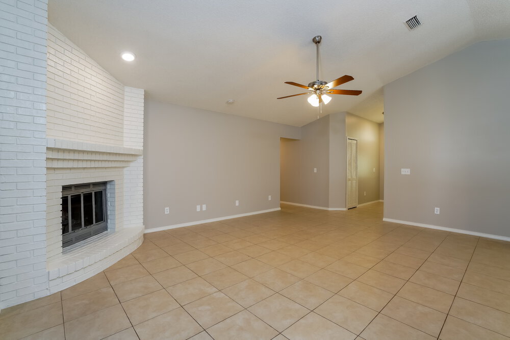 Building Photo - 1266 Bee St N