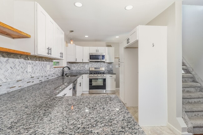 Building Photo - 243 Ridgeway Rd