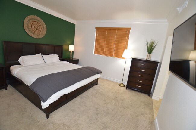Building Photo - Newly Remodeled & Furnished Luxury Condo Rental near the Las Vegas Strip!
