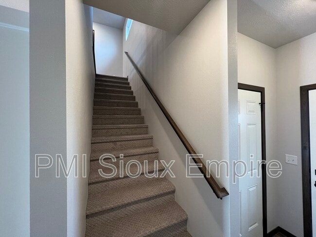 Building Photo - 3405 CHALICE Pl