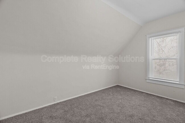 Building Photo - 6811 Etzel Ave