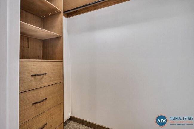 Building Photo - Charming 3-Bed, 2-Bath Home in Historic Beaufort, SC. Call for Details!