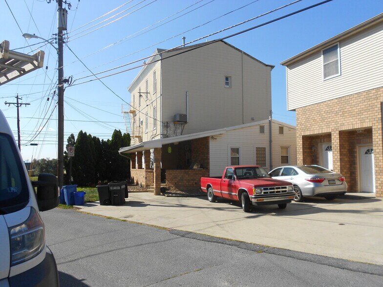 Building Photo - 3039 Kutztown Rd
