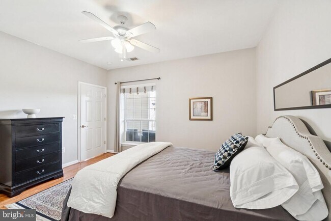 Building Photo - 4550 Strutfield Ln