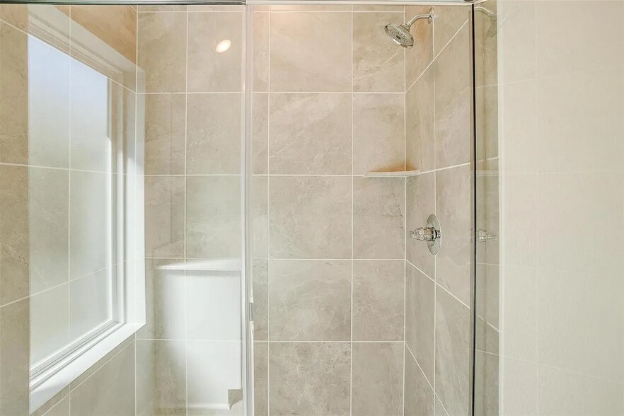Master shower - 4524 Hogans Alley Dr