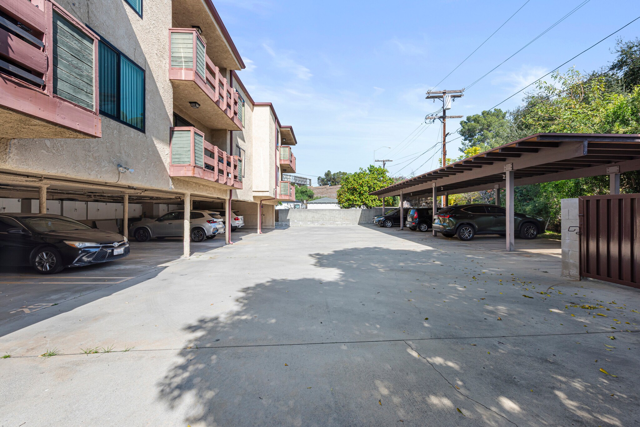Building Photo - 4524 Tujunga Ave