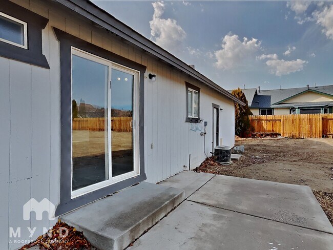 Building Photo - 1473 Kinglet Dr