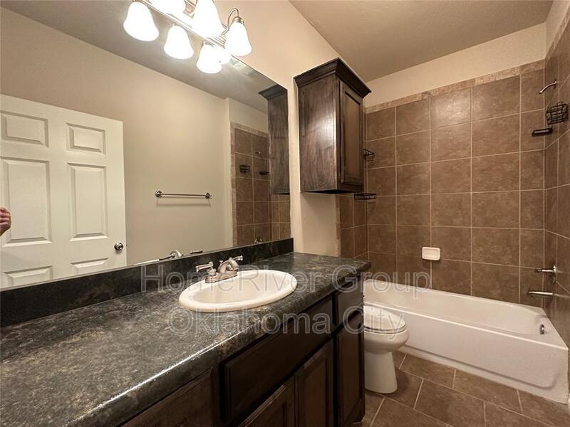 Building Photo - 926 SW 92nd St