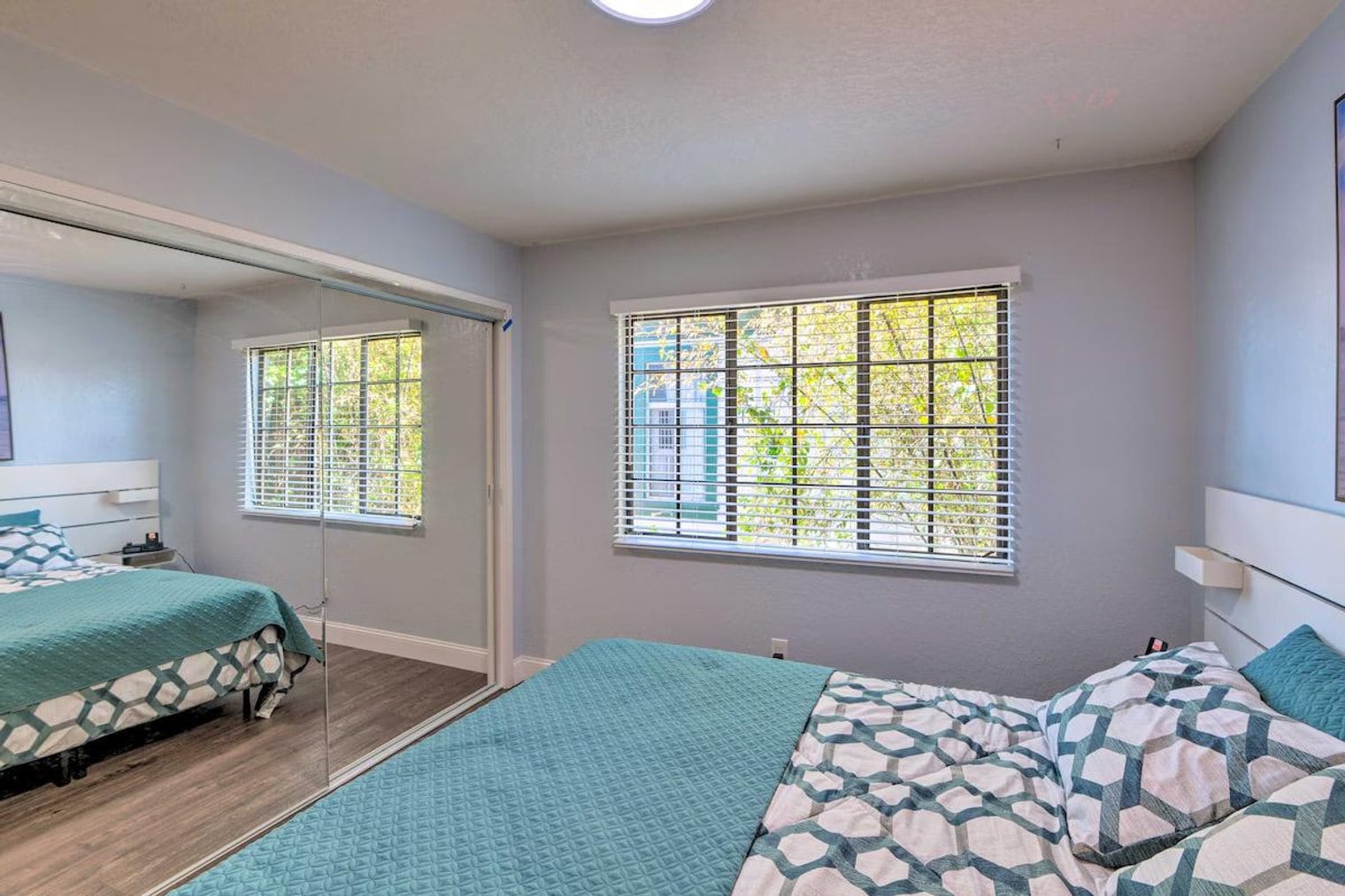 Building Photo - 434 Larkin St