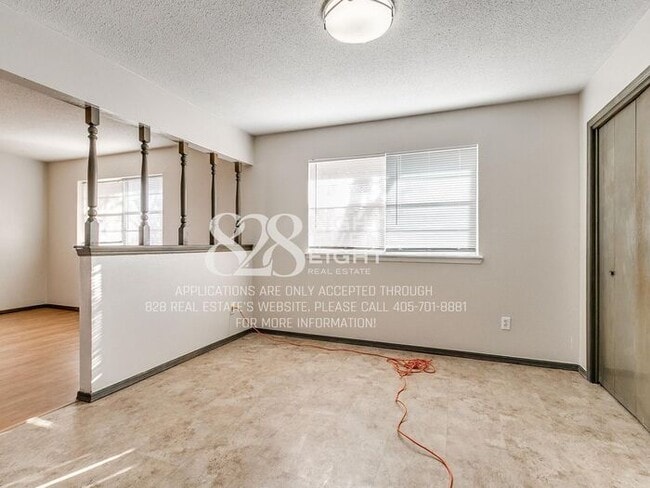 Building Photo - Midwest City 3 Bed/2 Bath House with Attached Two-Car Garage!