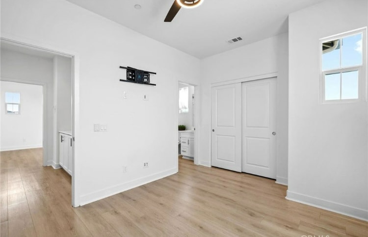 Building Photo - 4382 Pacifica Wy