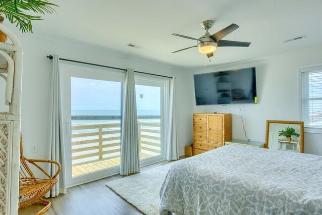 Building Photo - OCEANFRONT FURNISHED OFF-SEASON MONTHLY RE...