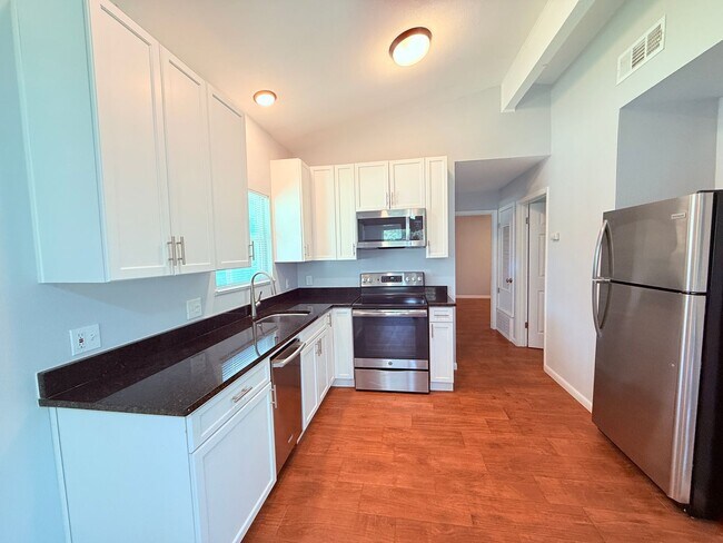 Building Photo - Beaver Trail (914)