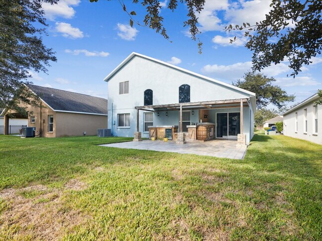 Building Photo - "Charming 3-Bed, 3-Bath Haven with 1810 Sq...