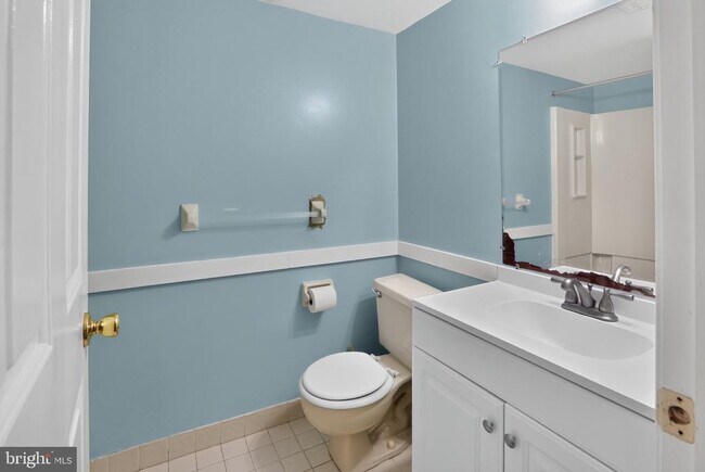 Building Photo - 702 Deer Run