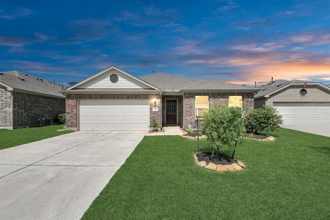 Building Photo - 2214 Welborn Dr