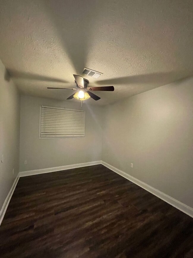 Building Photo - 3461 Dundale Rd