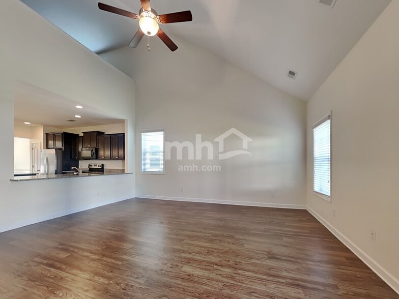 Building Photo - 530 Lateleaf Dr