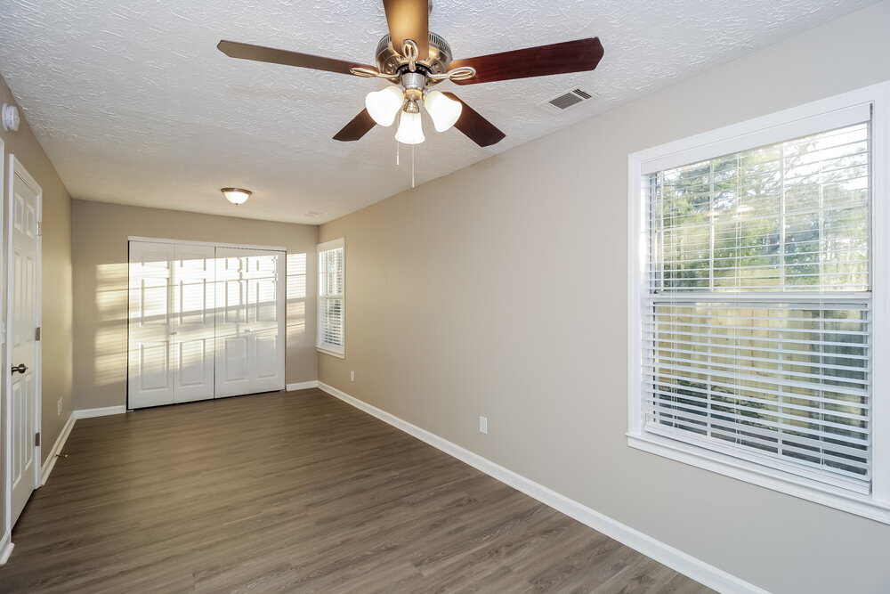 Building Photo - 2649 Laurel Ln NW