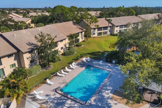 Building Photo - 370 3 Lakes Ln