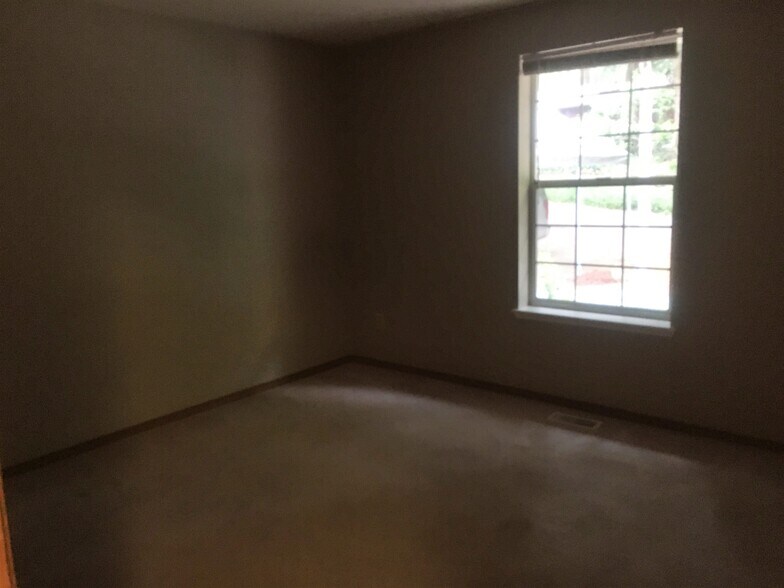 Building Photo - 3715 70th Ave NW