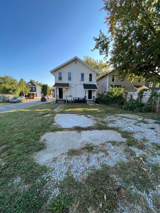 Building Photo - 490-492 E Jenkins Ave