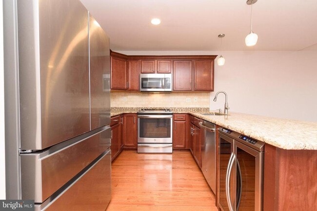 Building Photo - 521 Dogwood Dr