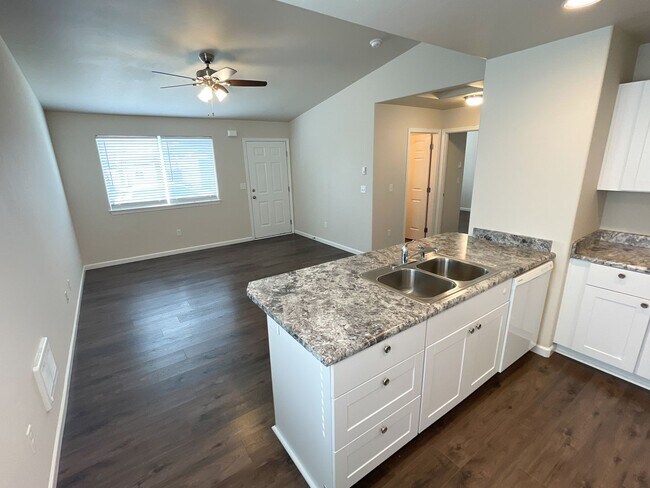 Building Photo - 275 Rickenbacker Ave