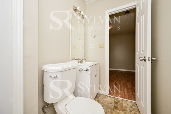 Building Photo - The living is easy in this 3 bedroom, 2 bathroom home