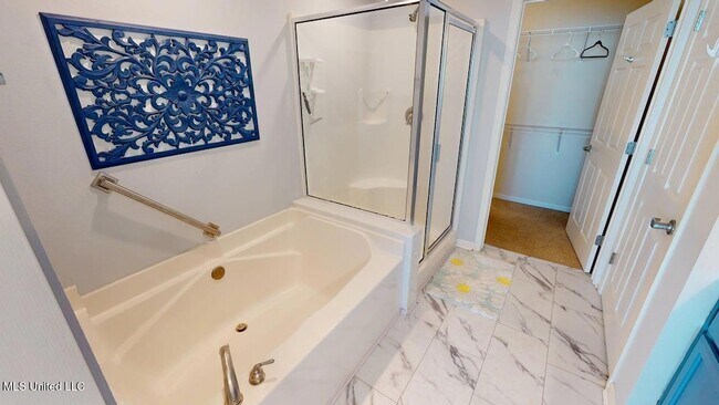 Building Photo - 2228 Beach Dr