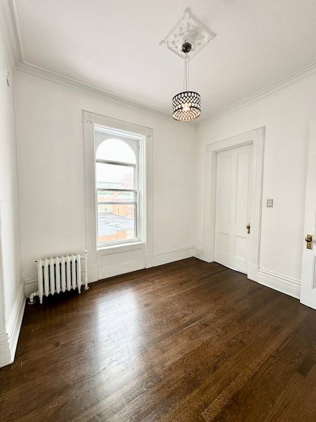 Building Photo - 108 4th St