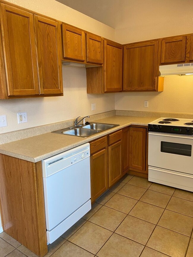 Building Photo - Apartment in Branson East, Kirbyville