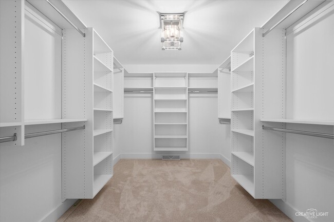 Building Photo - 2S920 Hickory Ln