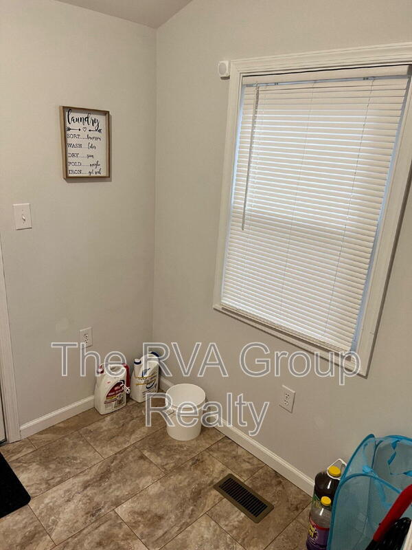 Building Photo - 2517 Haden Ave