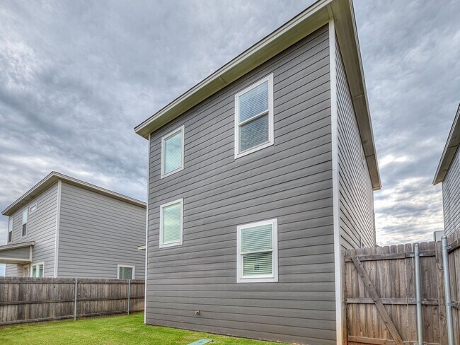Building Photo - Beautiful New Construction Home in Edmond/...