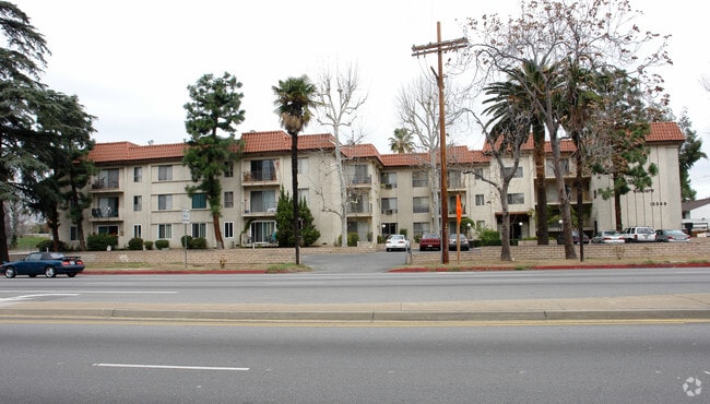 Building Photo - Helen Towers Apartments