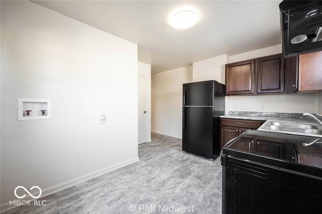 Building Photo - 264 N Holmes Ave