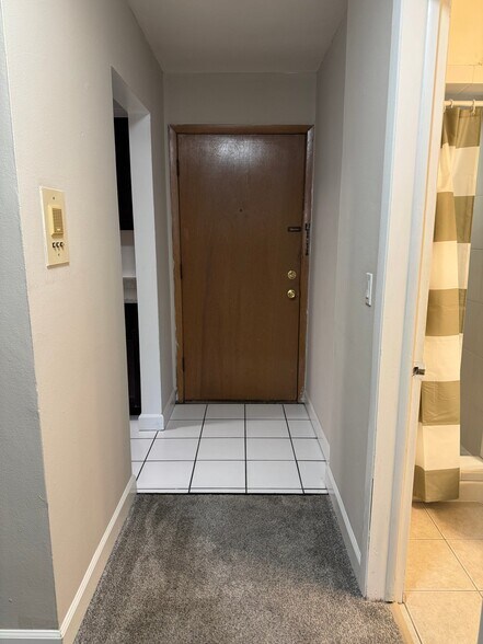 Building Photo - 2260 N Summit Ave