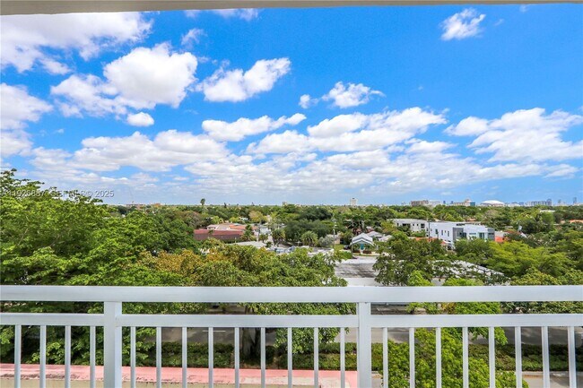 Building Photo - 3000 Coral Wy