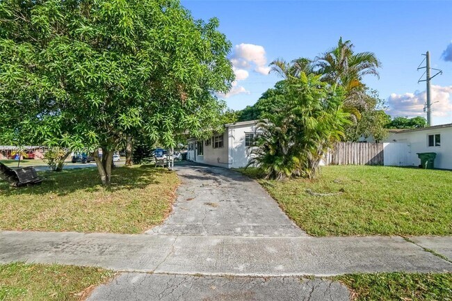 Building Photo - 601 SW 64th Pkwy