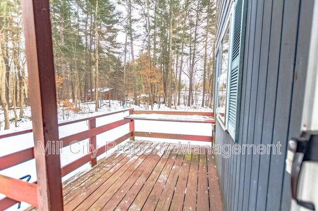 Building Photo - 64 South Rd