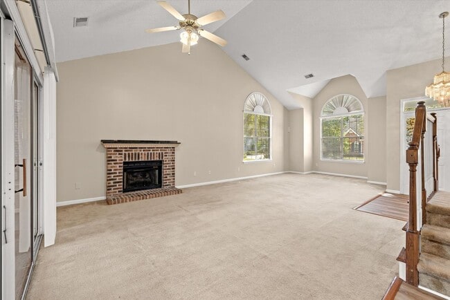 Building Photo - 3 BR, 2.5 BA, 2 Car Garage -- Charleston N...