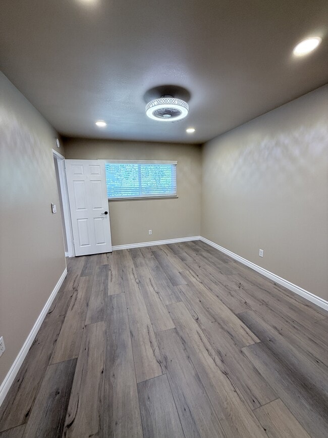 Building Photo - 435 Anacapa Cir